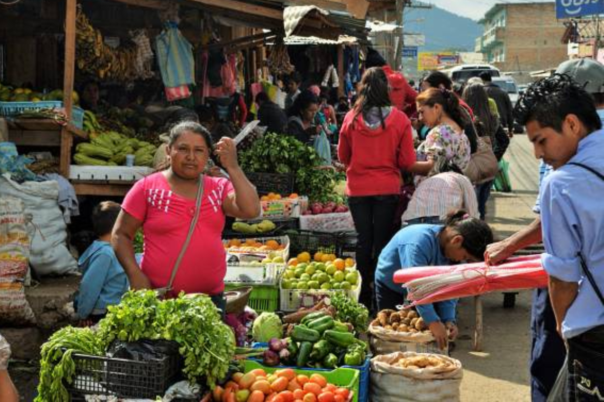 Cómo se puede reducir el desperdicio de alimentos en mercados locales